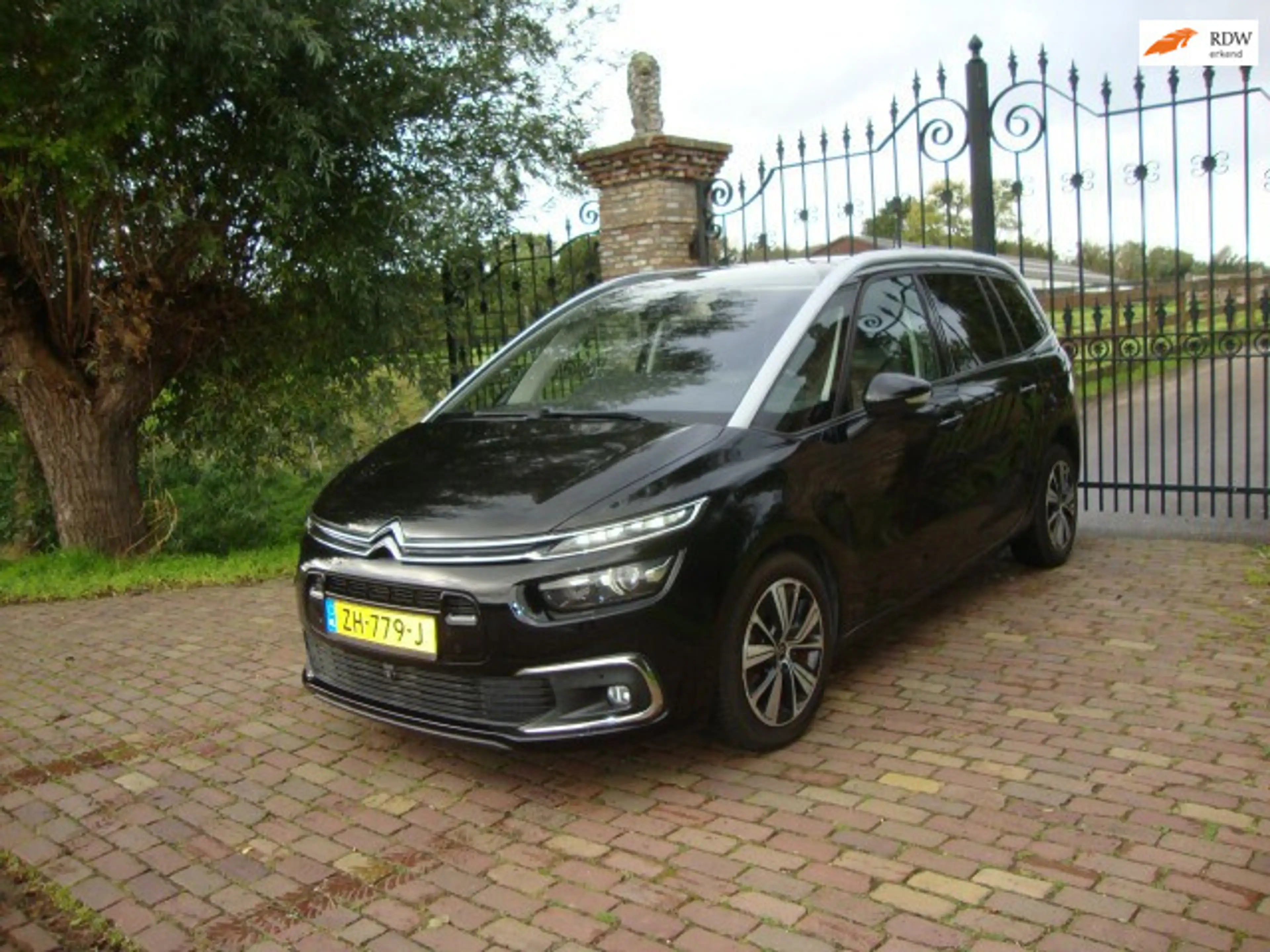 Citroen Grand C4 Picasso 1.6 BlueHDi Shine 7 zits