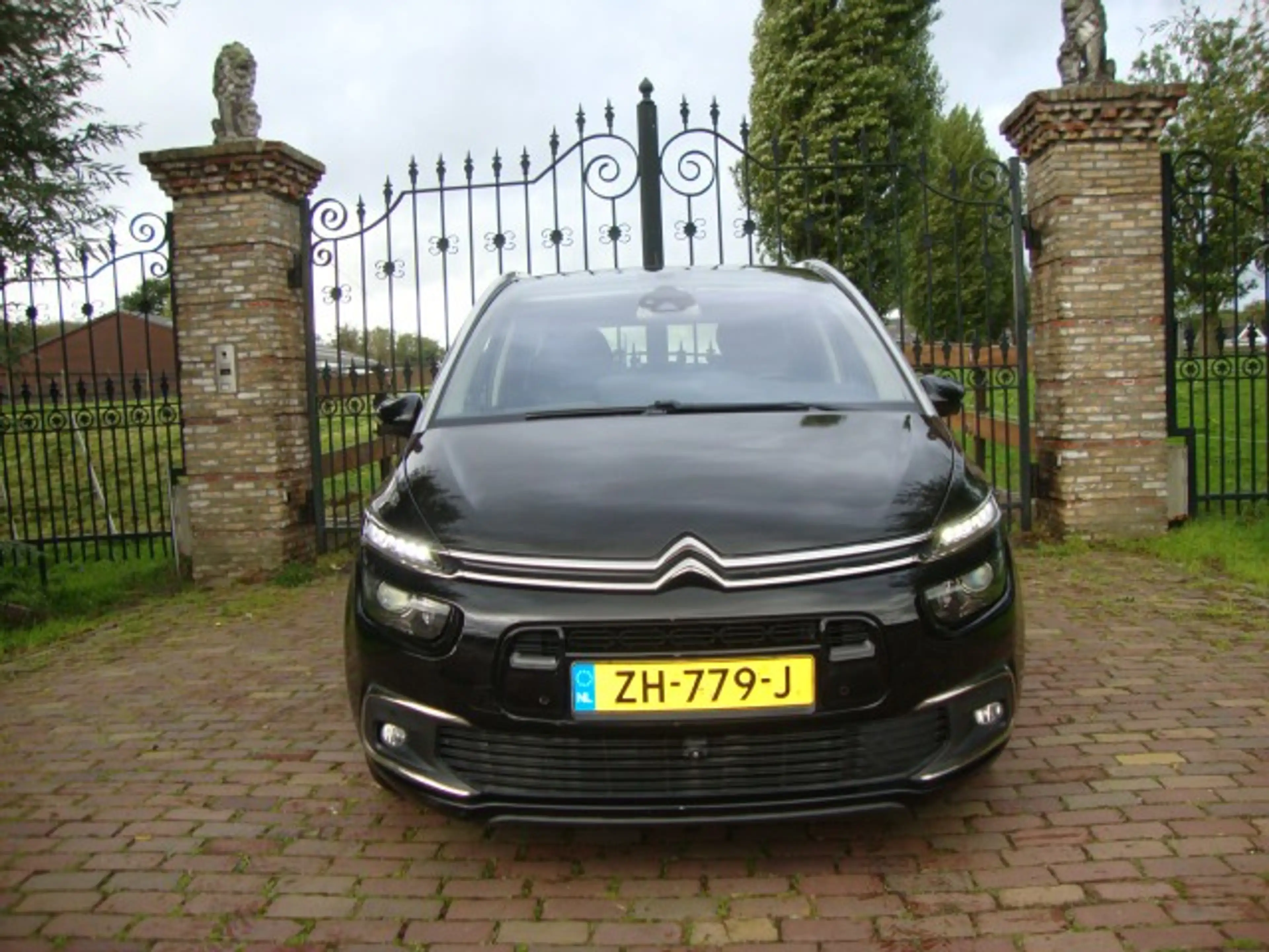 Citroen Grand C4 Picasso 1.6 BlueHDi Shine 7 zits — photo 2