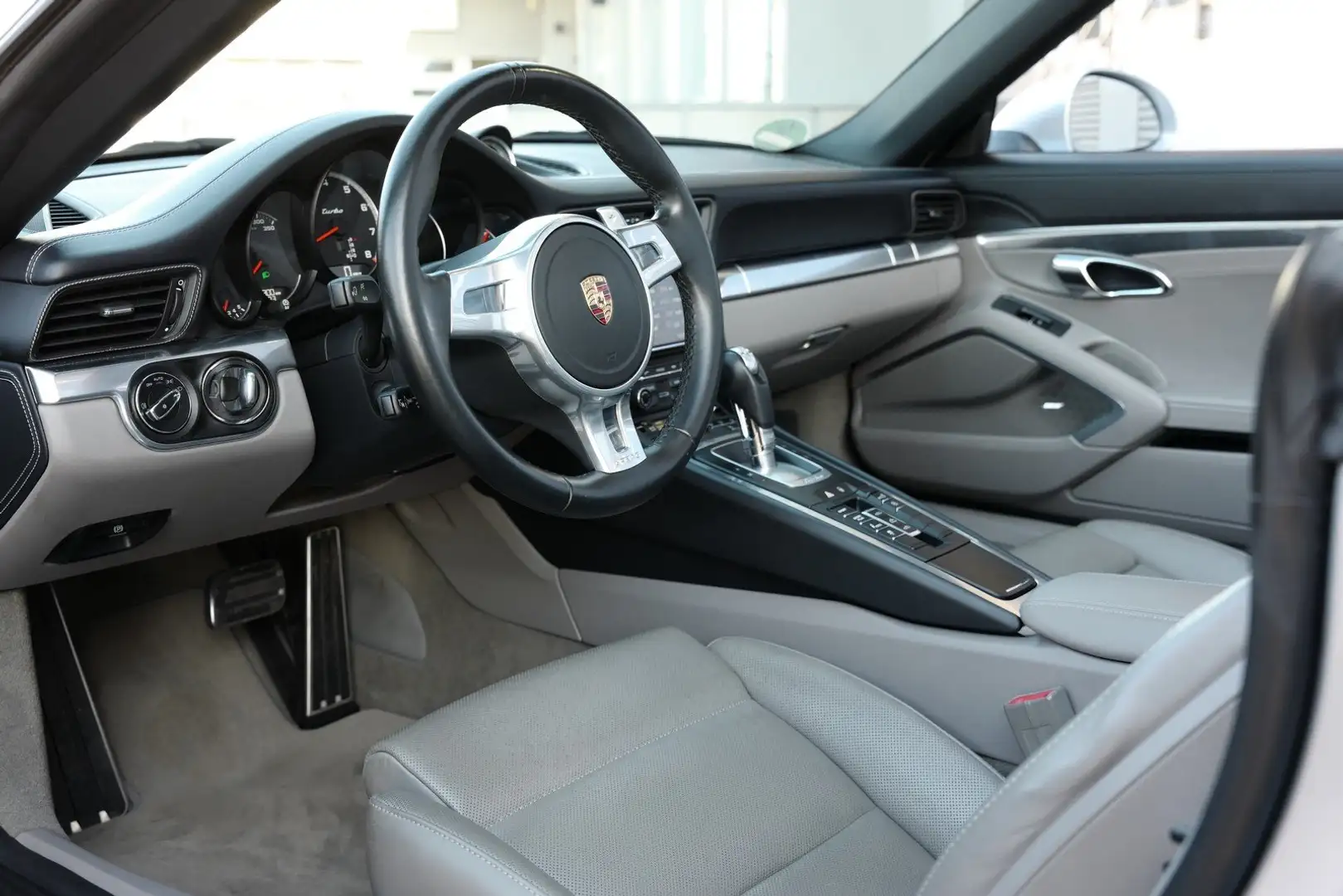 Porsche 991 911 Turbo Cabriolet Silber - 2