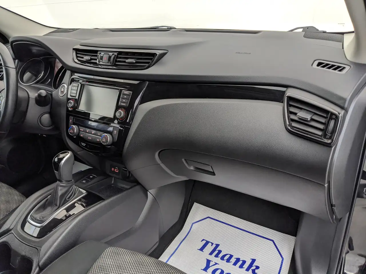 Nissan Qashqai снимка Nissan Qashqai