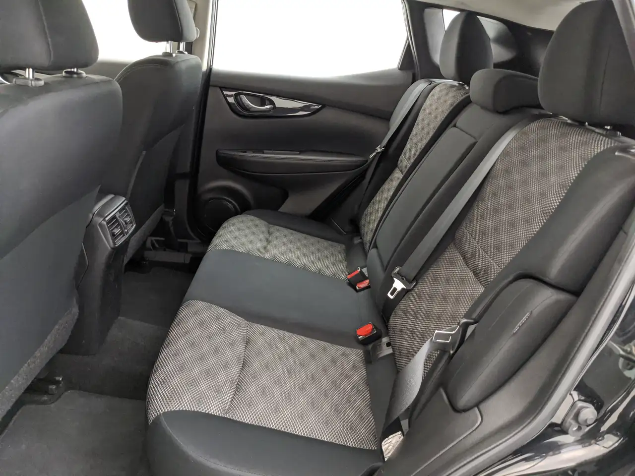 Nissan Qashqai снимка Nissan Qashqai