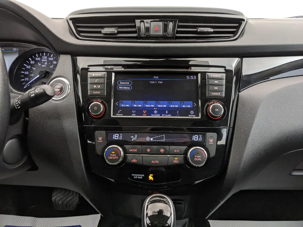 Nissan Qashqai снимка Nissan Qashqai