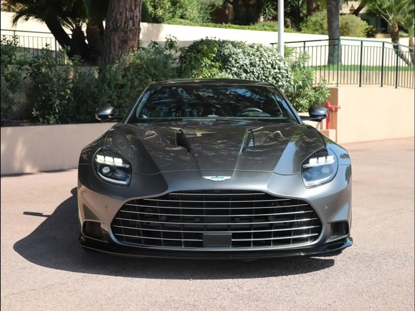 Aston Martin Vanquish VANQUISH - 2