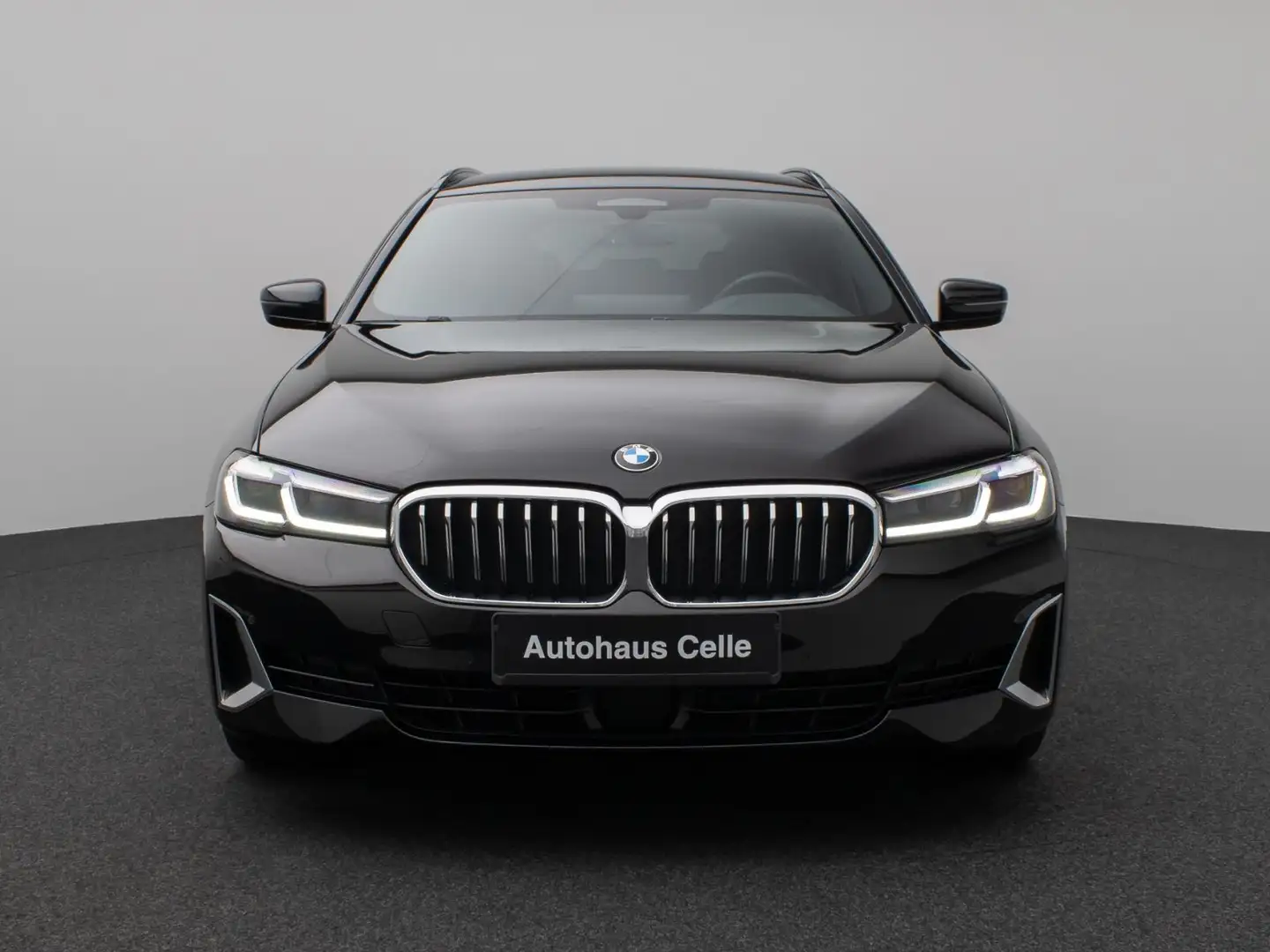 BMW 540 d xD LuxuryLine Kamera DAB HiFi ACC AHK Alarm Černá - 2