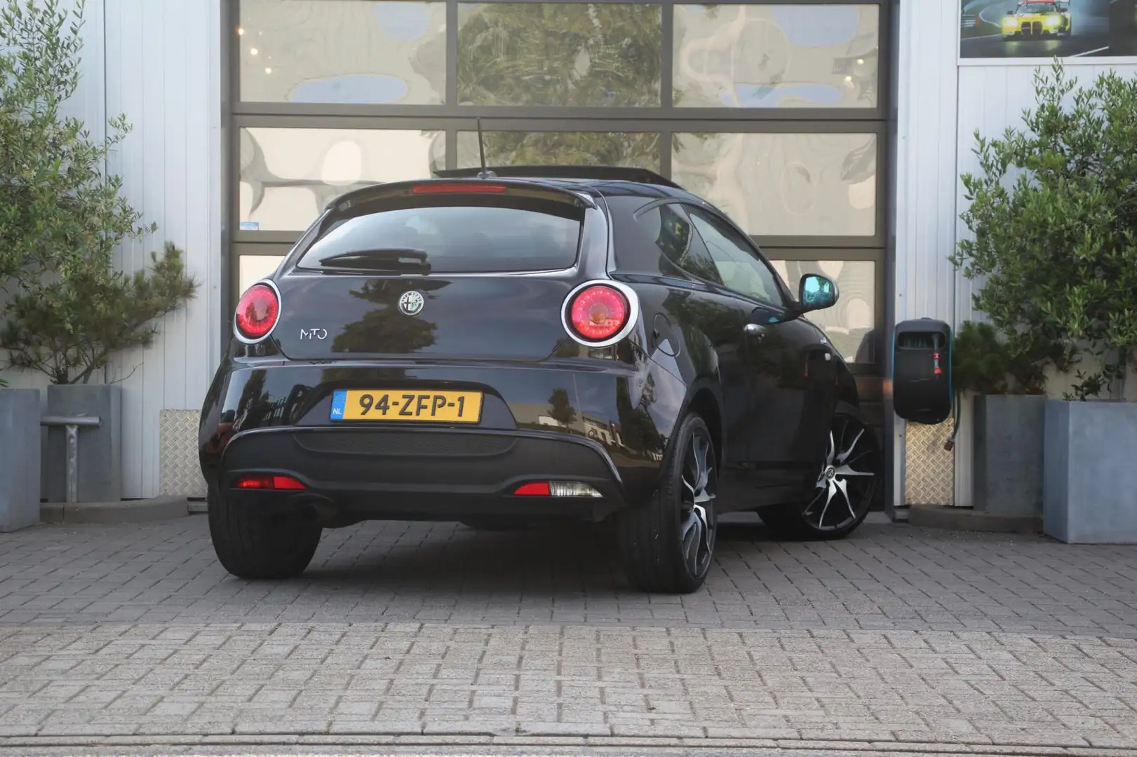 Alfa Romeo MiTo 0.9 TwinAir Sportiva - LEDER - NAVI - PANO - 18INC Schwarz - 2