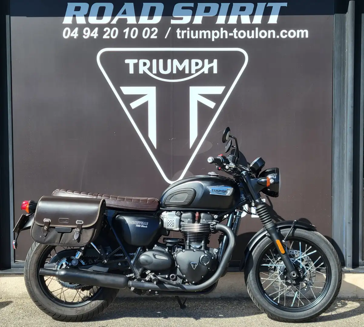 Triumph Bonneville T100 Noir - 1