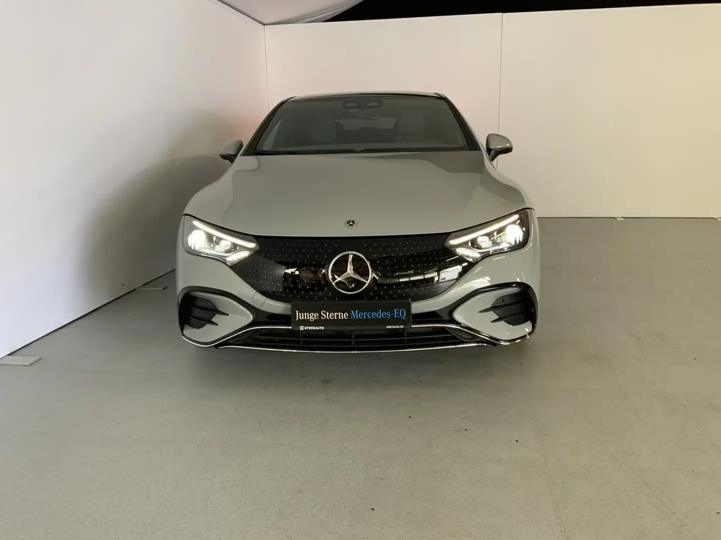 Mercedes-Benz EQE 350 EQE 350 AMG Pano DigiLight 360° DISTRO Burm3D Gris - 2