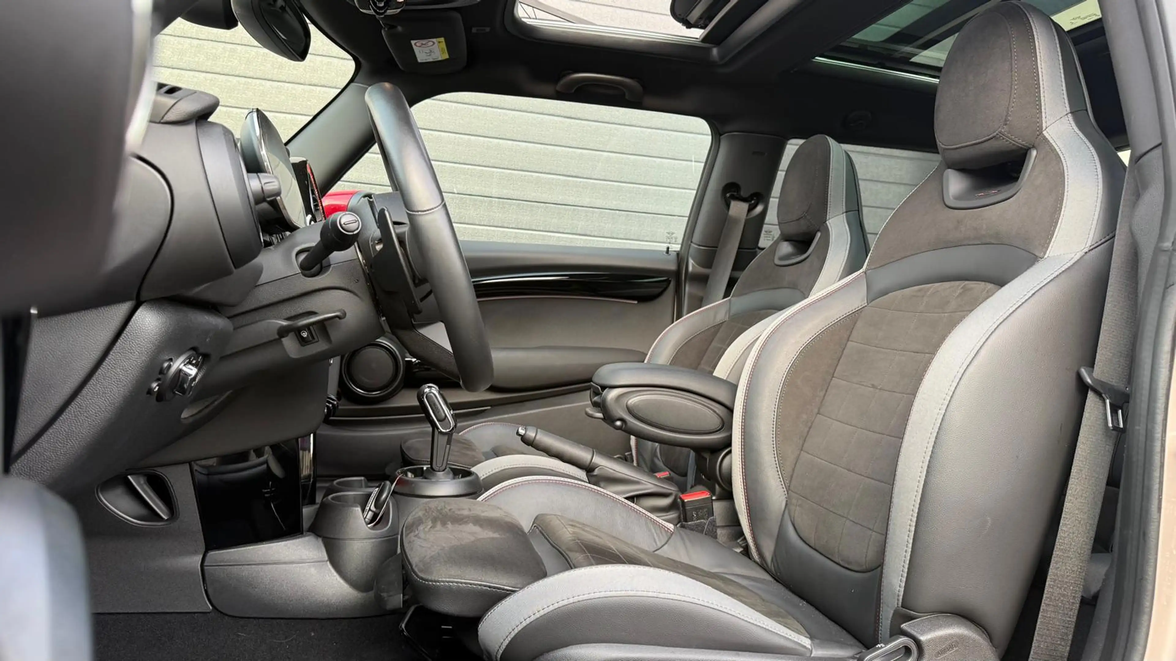 MINI John Cooper Works 3-Deurs 2.0 JCW Pack | Pano | HUD | Camera | CarPl — photo 3