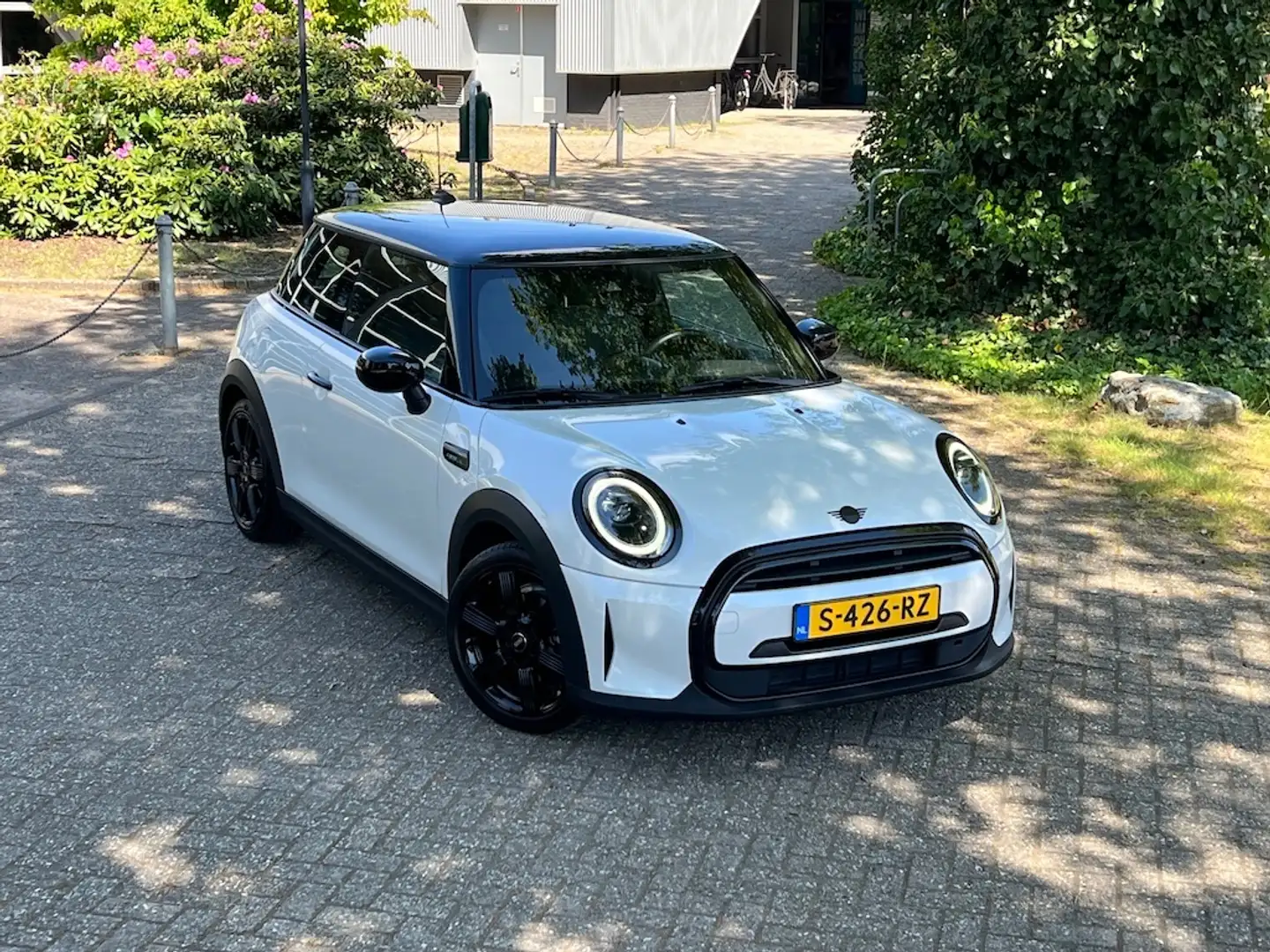 MINI Cooper 1.5i 136pk Automaat 3DRS "Camden Go". Wit - 1