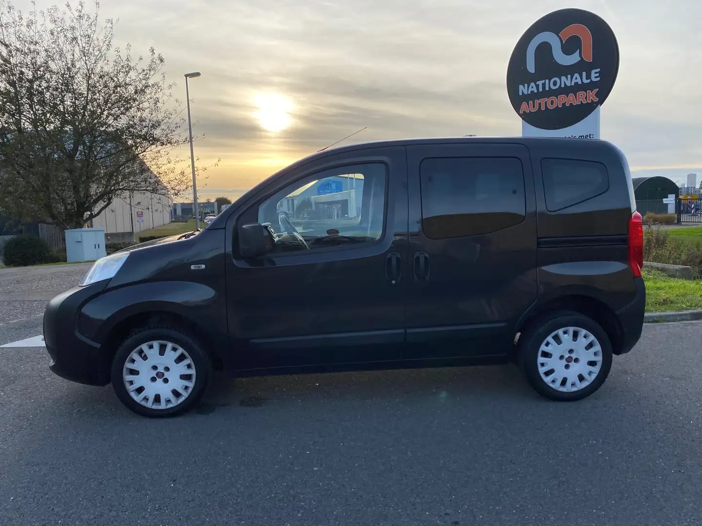 Fiat Qubo 2010 * 1.4 Actual * AIRCO * ELEC .RAMEN * TOP BUS! Zwart - 2
