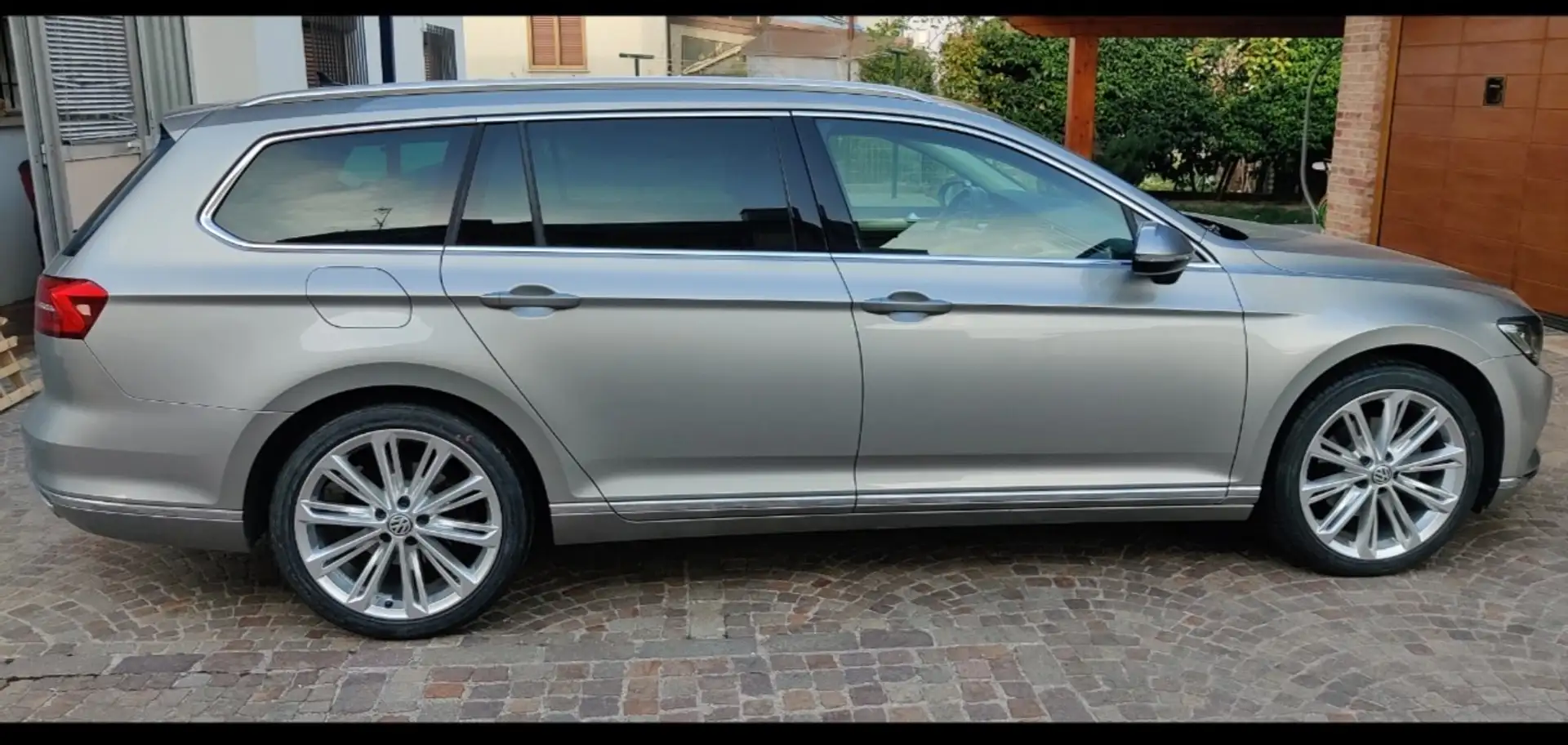 Volkswagen Passat Variant Exclusive tetto panorama DSG 2.0 - 2