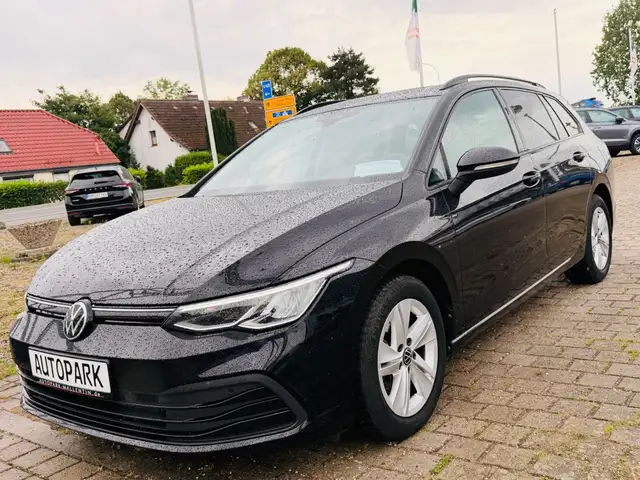 Volkswagen Golf view 3