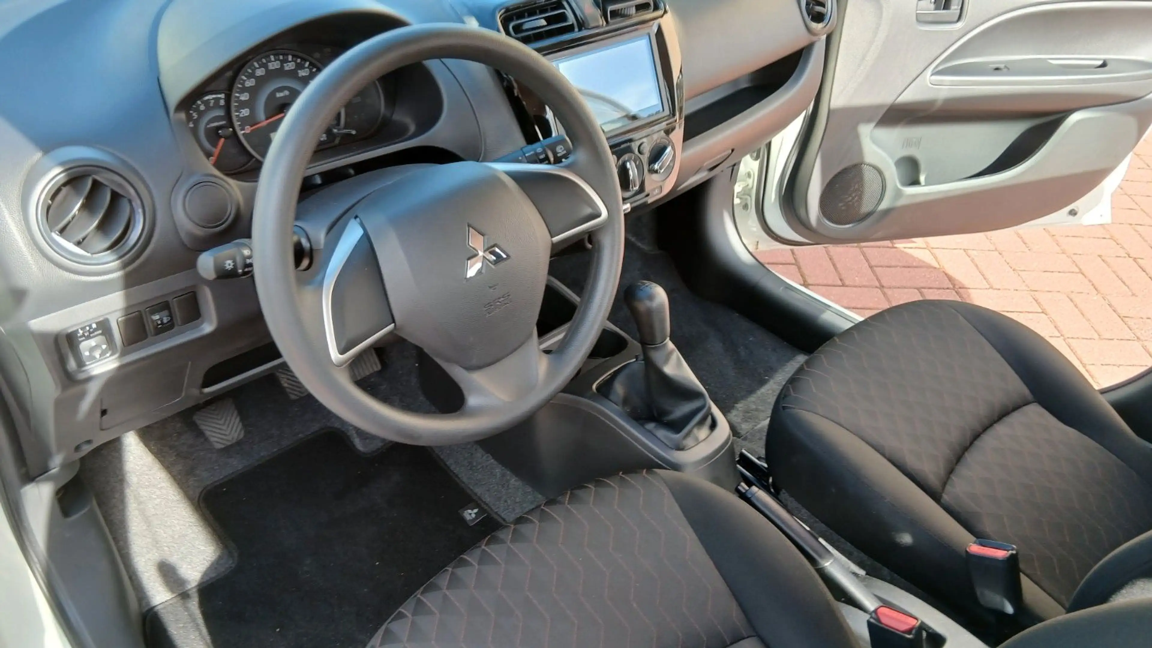 Mitsubishi Space Star Top EZ. 6. 25 / Erst 4.300km!! — photo 11