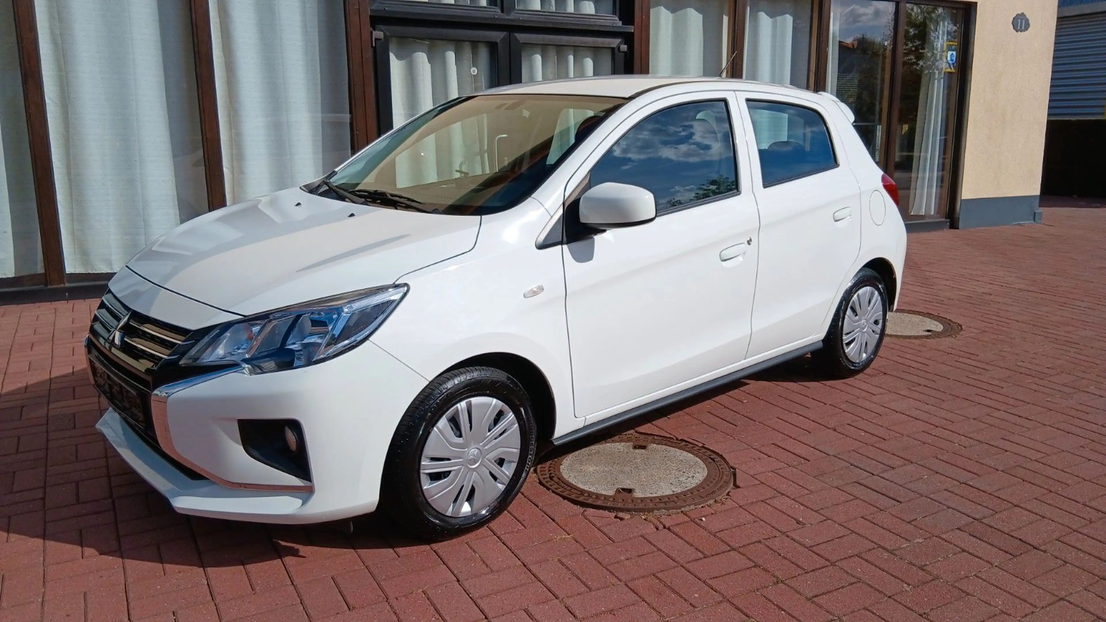 Mitsubishi Space Star Top EZ. 6. 25 / Erst 4.300km!!