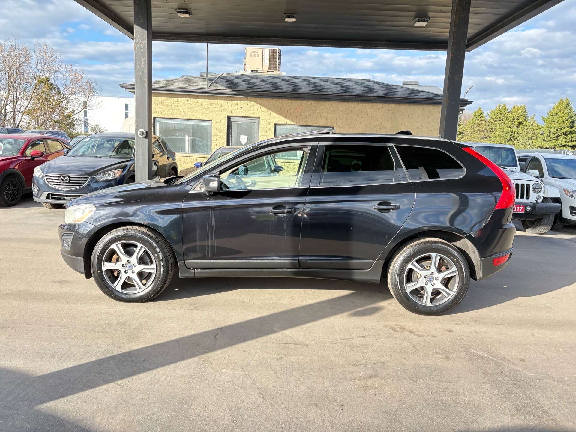 2011 Volvo XC60 AWD 3.0L T6 Level III I COMPLETE SERVICE HISTORY thumb 7