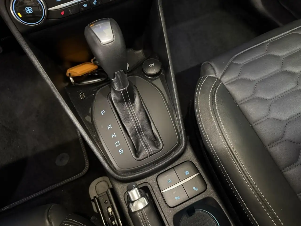 Ford Fiesta 5 portes — photo 10