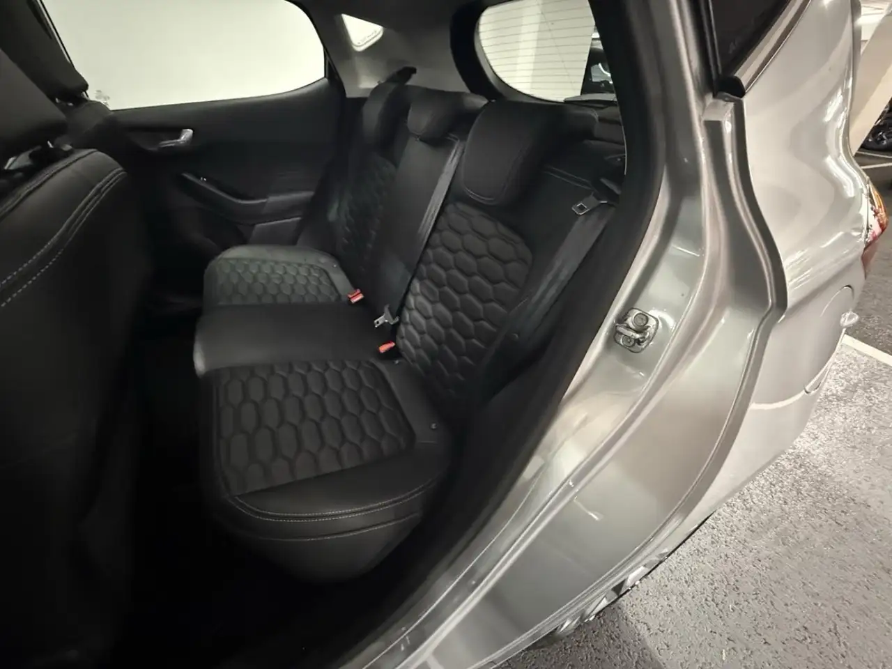 Ford Fiesta 5 portes — photo 8