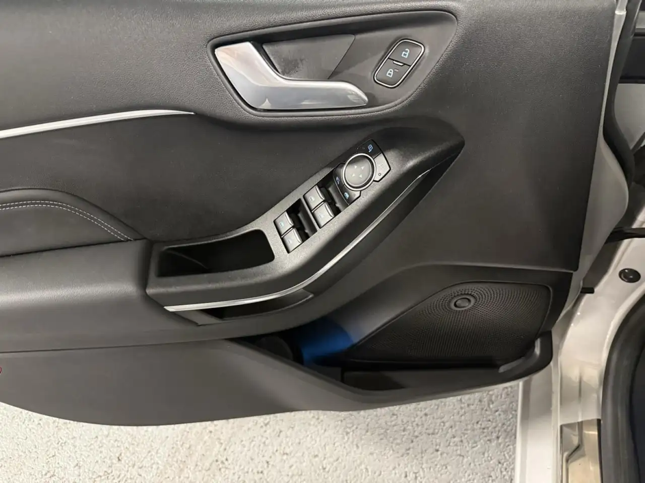 Ford Fiesta 5 portes — photo 17