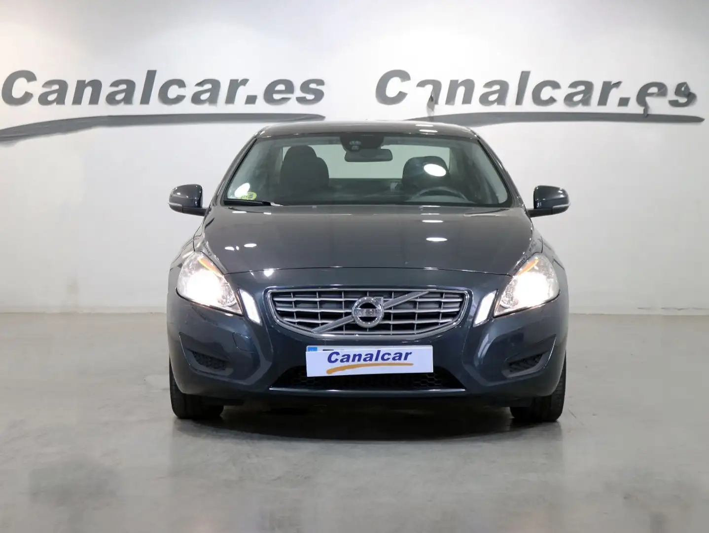 Volvo S60 D2 Kinetic Gris - 2