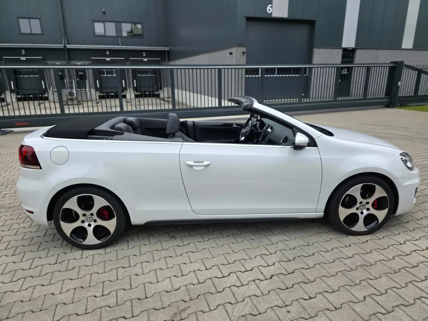 Volkswagen Golf 2.0 TSI GTI Wit - 1