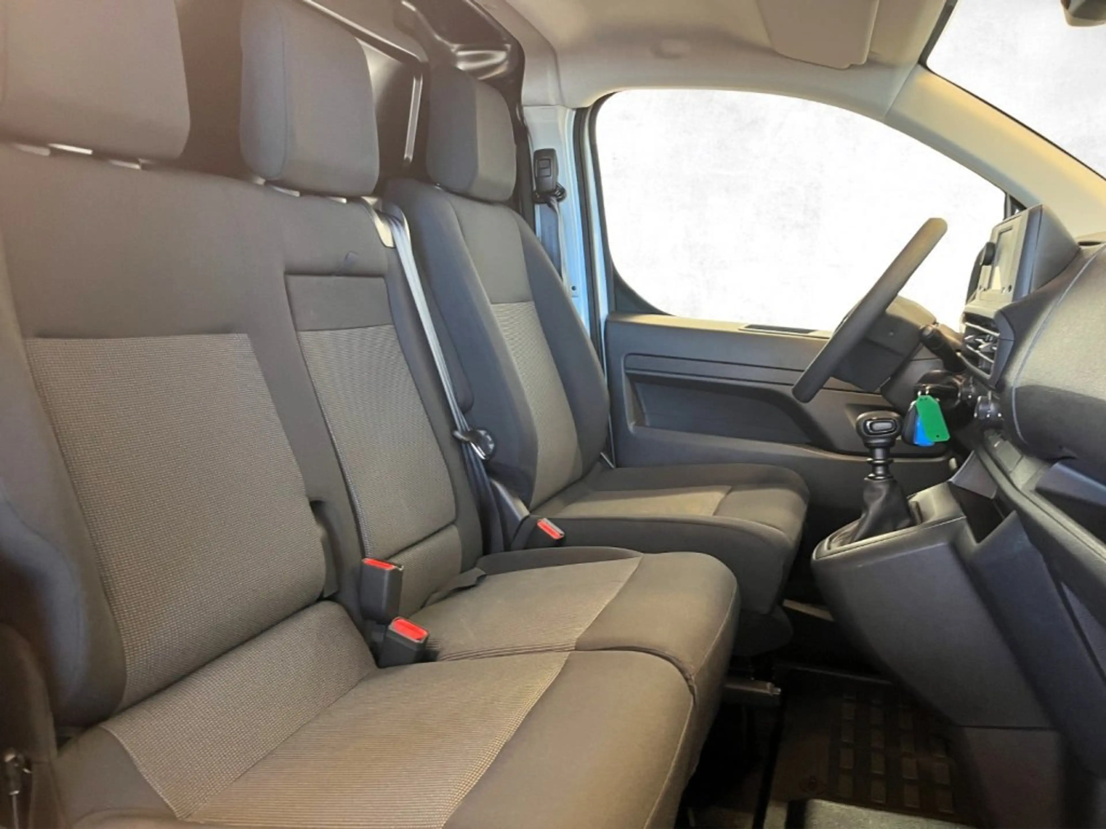 Peugeot Expert Kastenwagen XL BHDI 150 S&S — photo 13