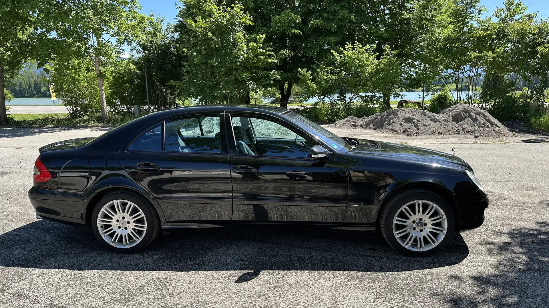 Mercedes-Benz E 280 4Matic Automatik Avantgarde - 2
