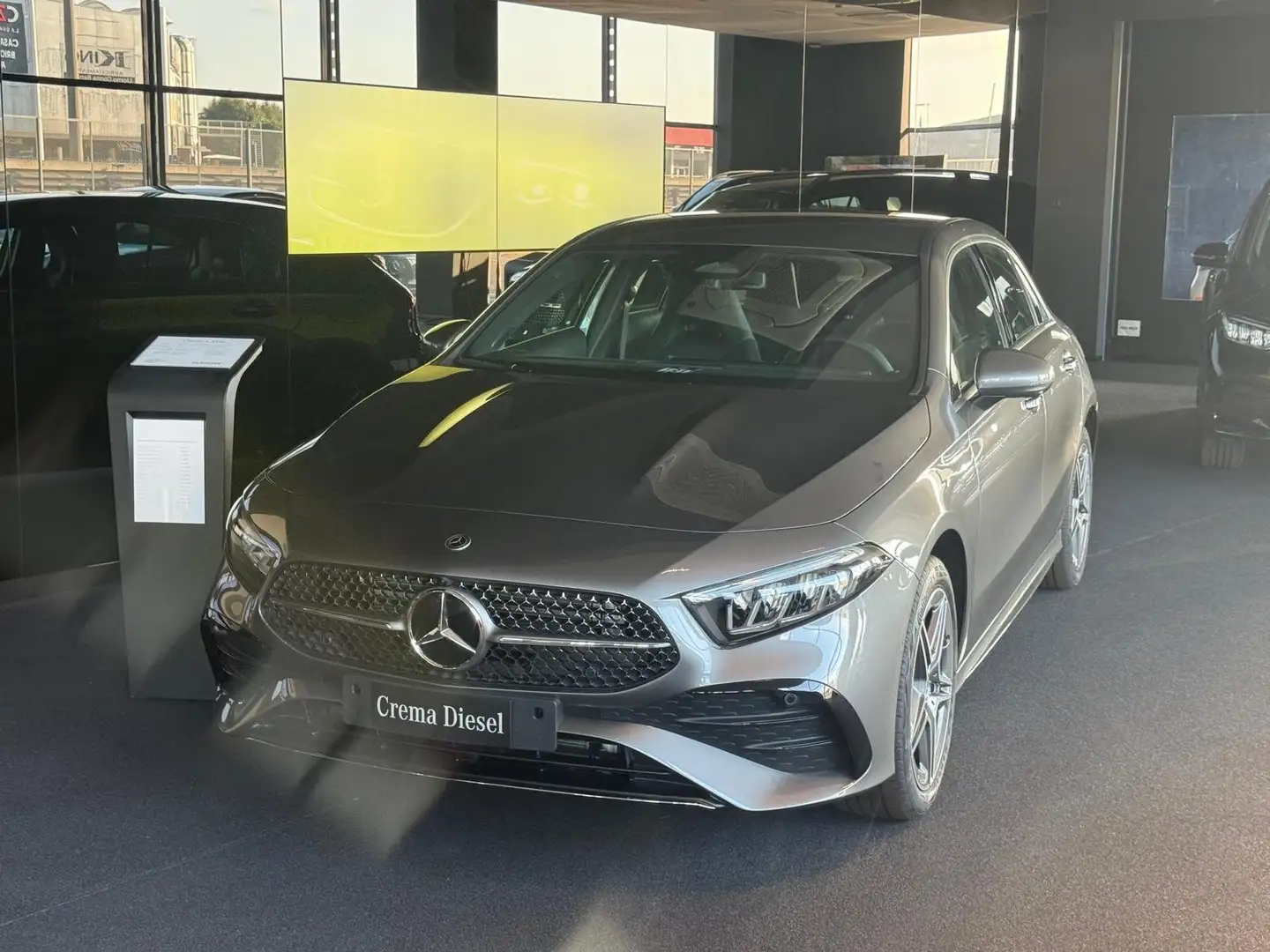 Mercedes-Benz A 250 A 250e Plug-in hyb. AMG Line ADVANCED PLUS Grigio - 1