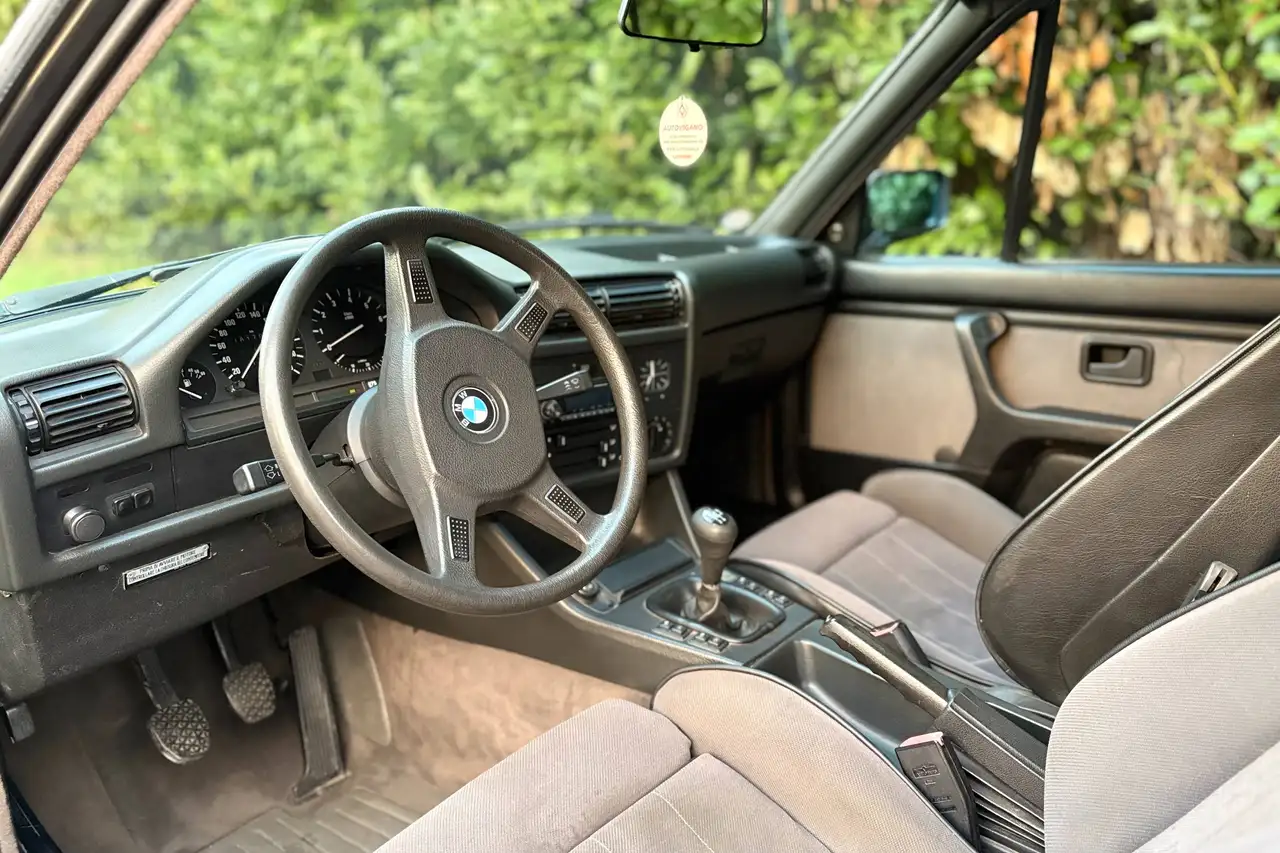 BMW 320i Cabriolet, foto 7
