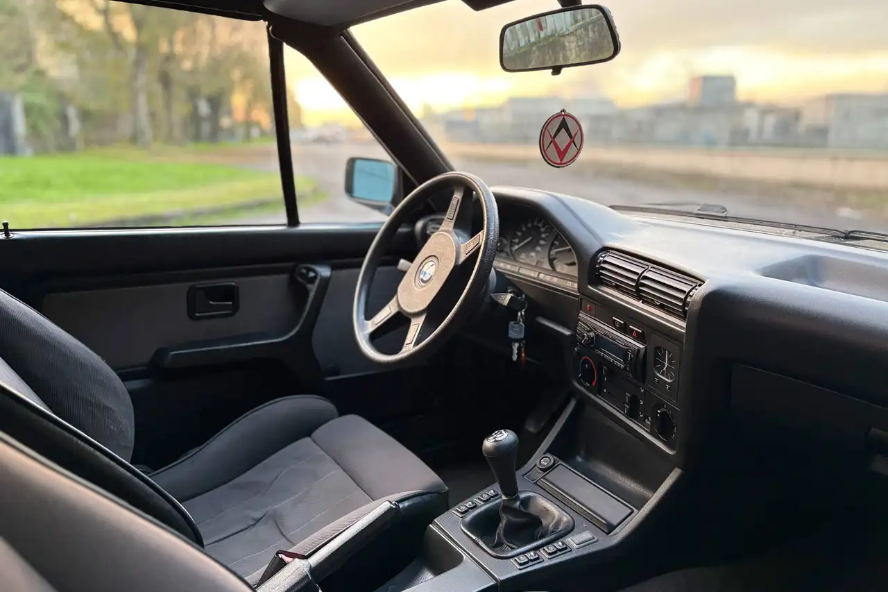 BMW 320i Cabriolet, foto 9