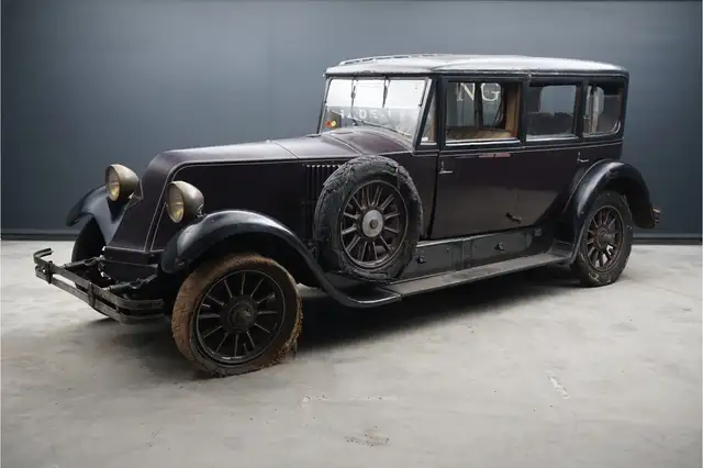 Renault Model PI18/24HP Limousine by Felber et Fils - Pari