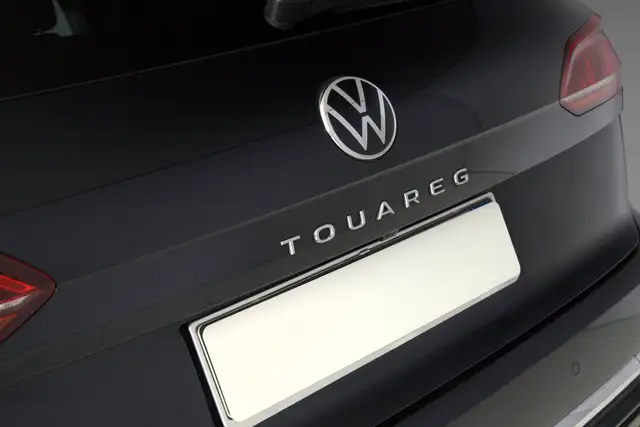 Volkswagen Touareg view 6
