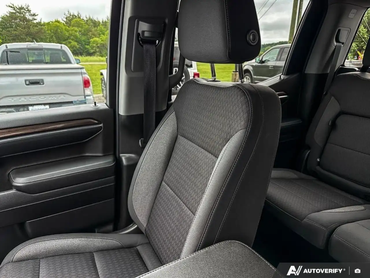 Chevrolet Silverado 1500 снимка Chevrolet Silverado 1500