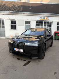 iX xDrive40 71kWh