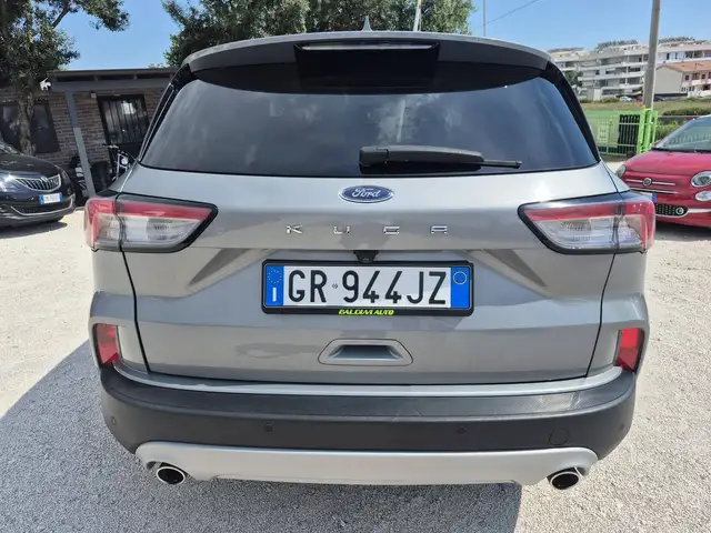 Ford Kuga view 3