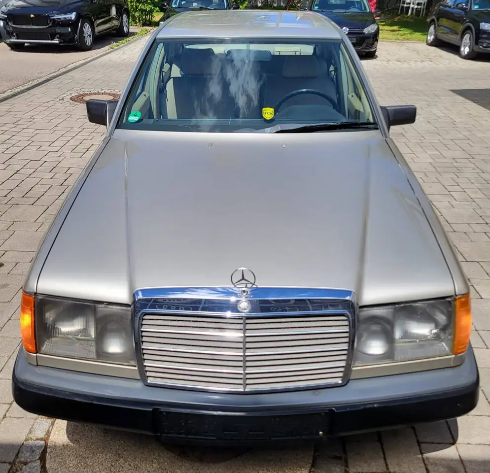 Mercedes-Benz E 300 300 E - W 124, foto 1