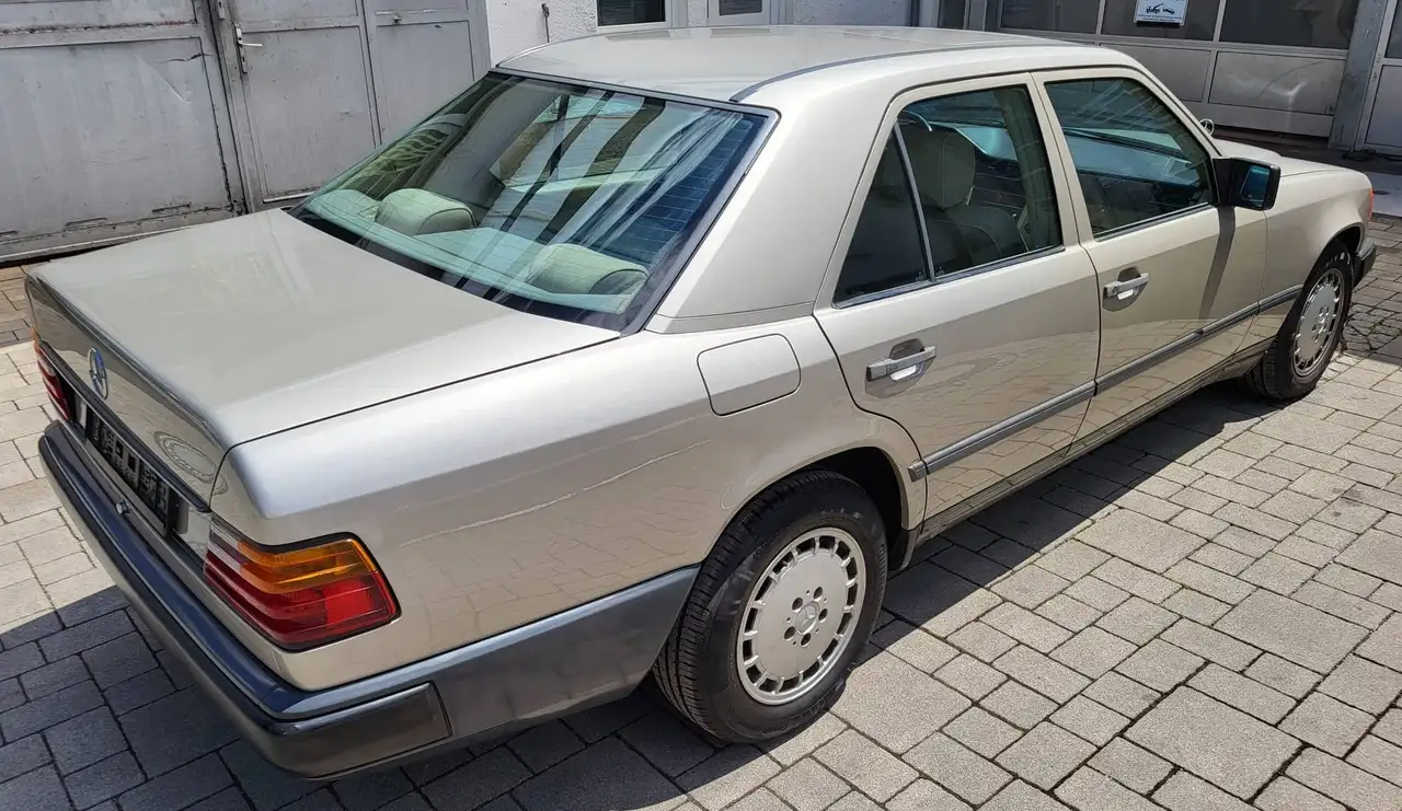 Mercedes-Benz E 300 300 E - W 124, foto 6