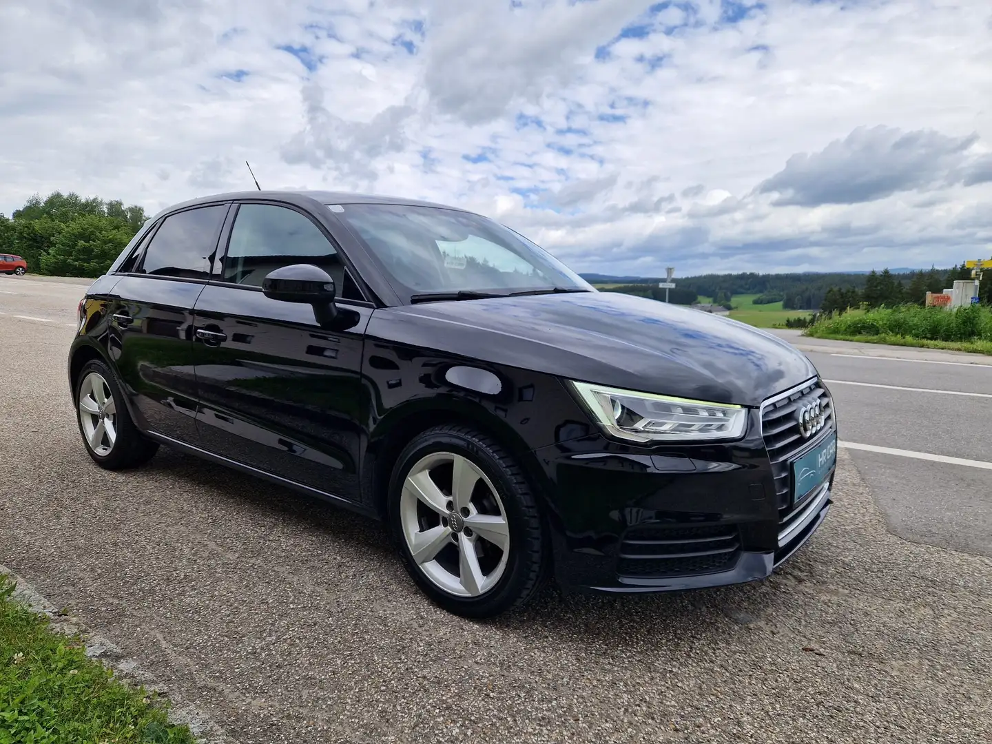 Audi A1 SB 1,0 TFSI Schwarz - 2