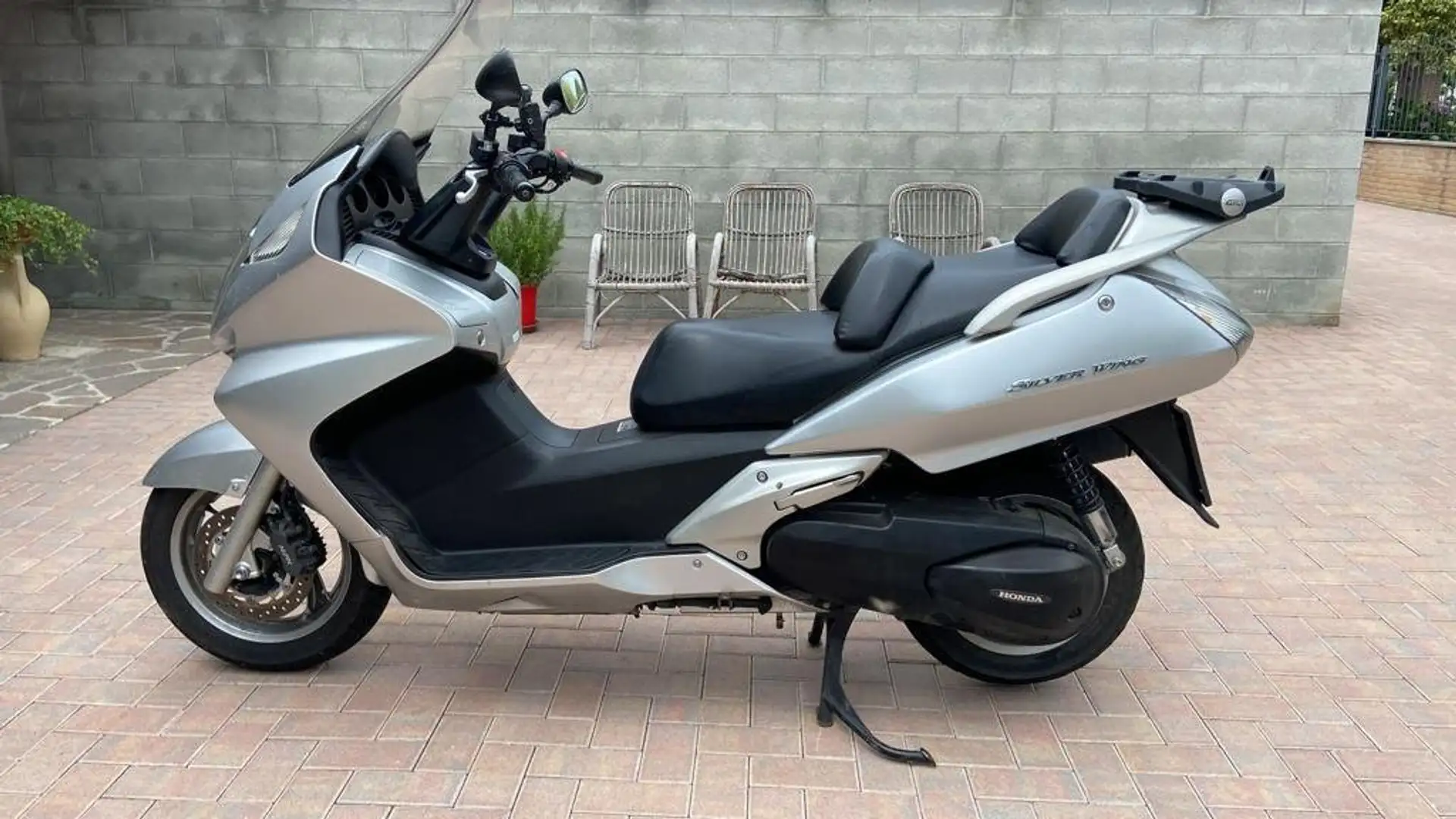 Honda Silver Wing 600 Zilver - 1