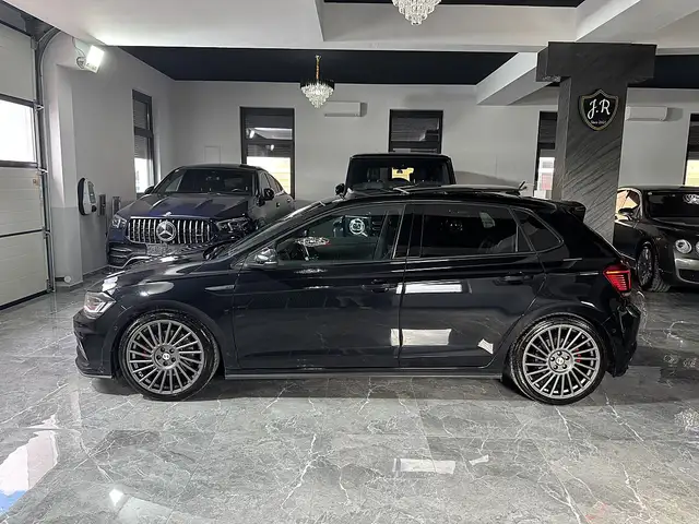 Volkswagen Polo view 5