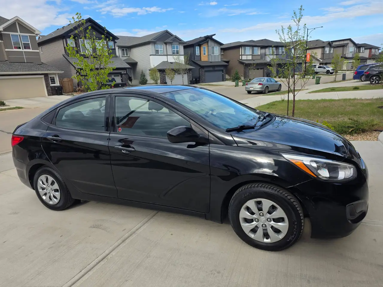 Hyundai ACCENT photo Hyundai ACCENT