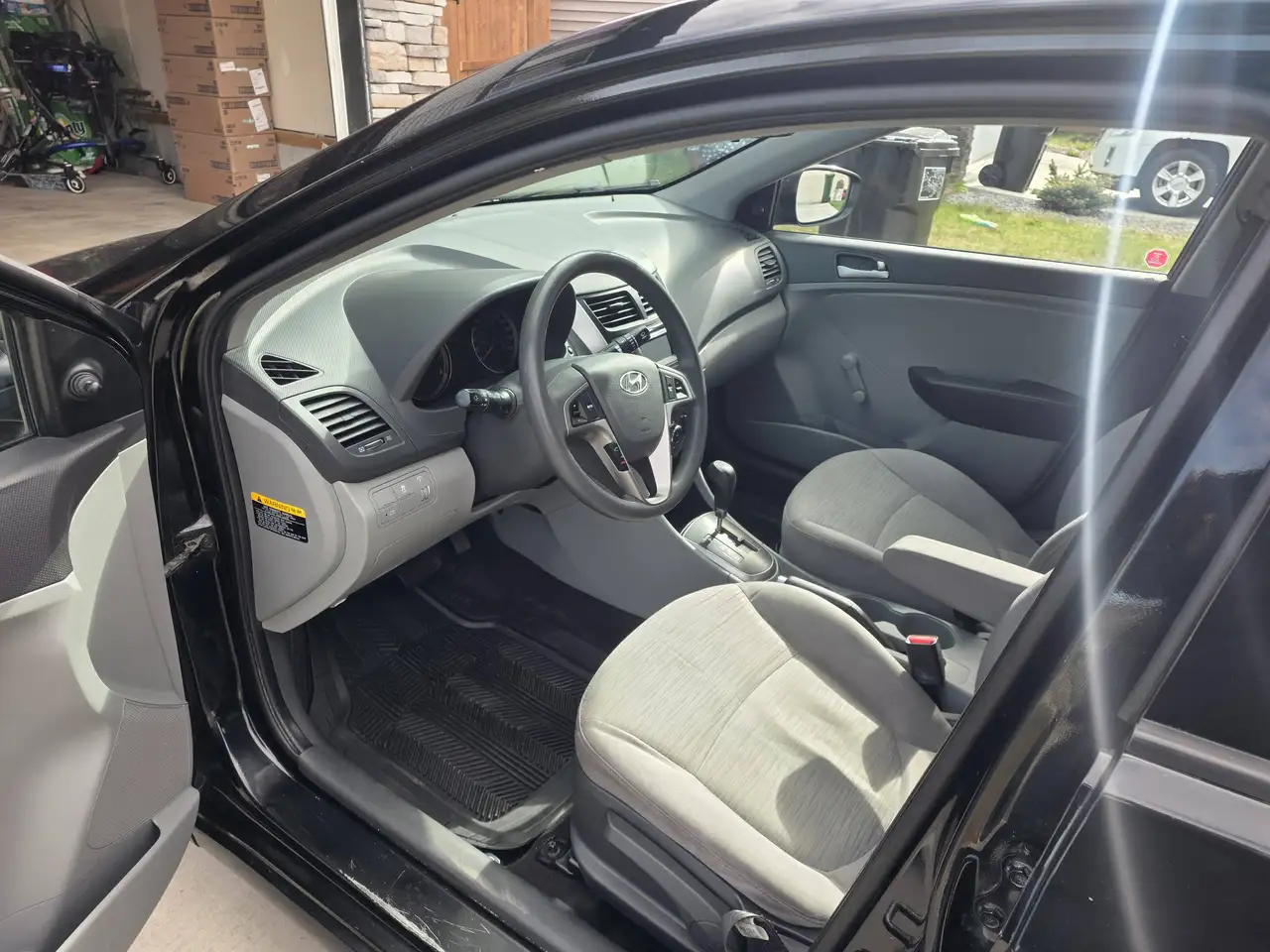 Hyundai ACCENT photo Hyundai ACCENT
