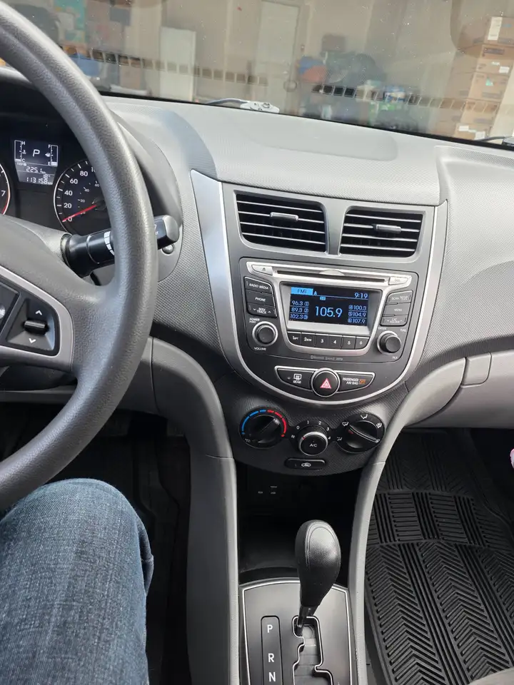 Hyundai ACCENT photo Hyundai ACCENT