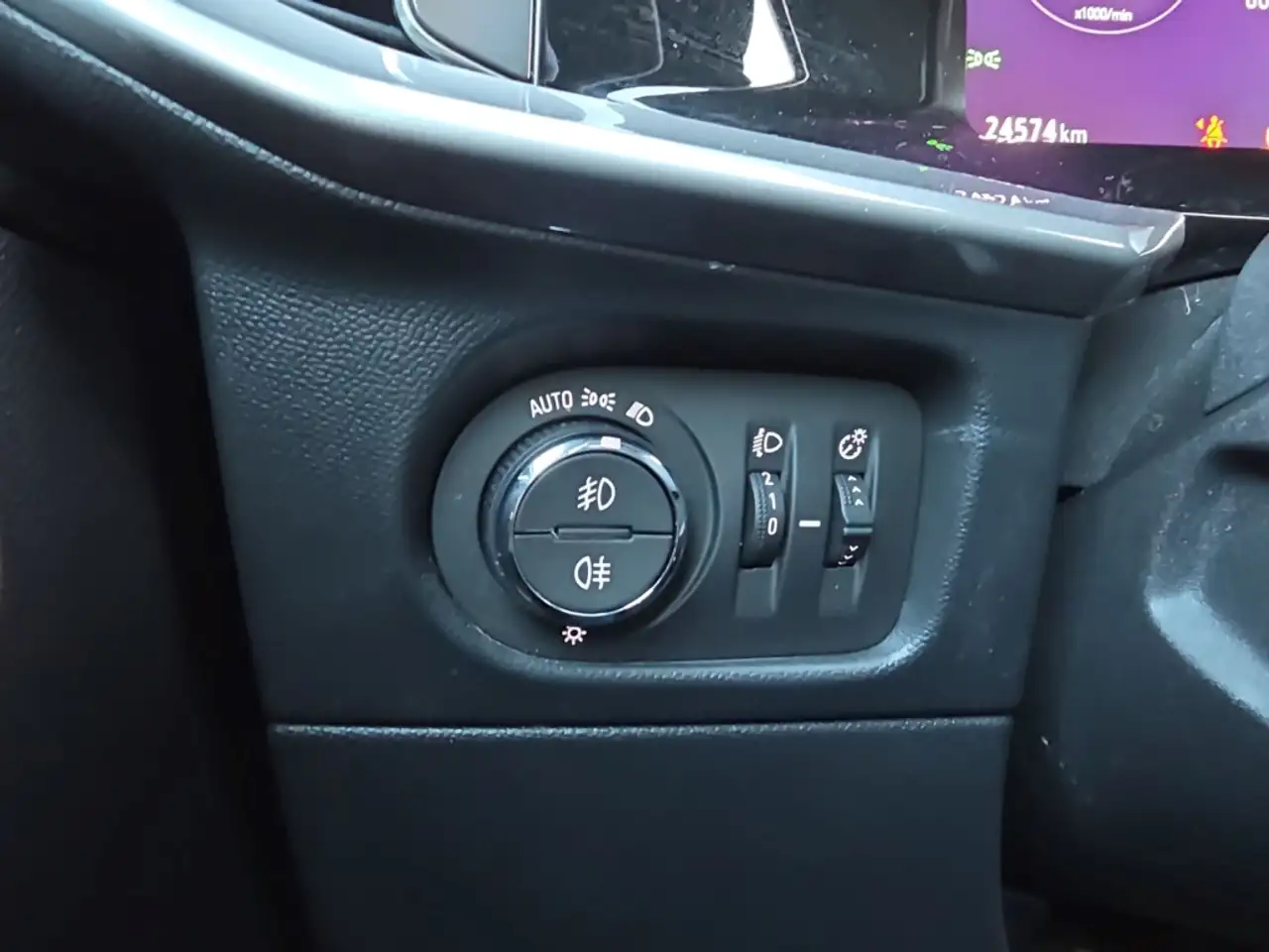 Opel Mokka Ultimate 1.2 Turbo Kamera LED Massage Navi 23