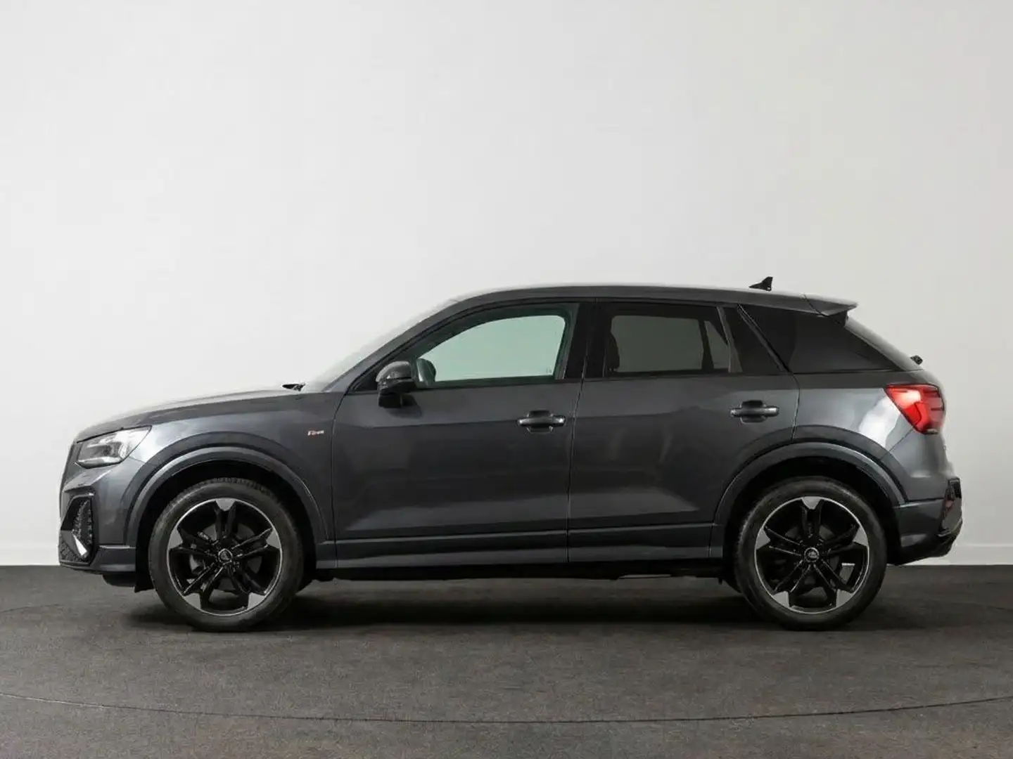 Audi Q2 S edition 35 TFSI 110 kW / 150 pk Hatchback 7 vers Gris - 2