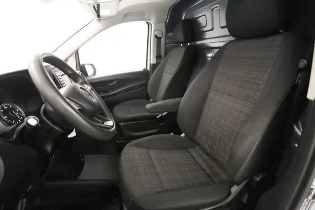 Mercedes-Benz Vito view 9
