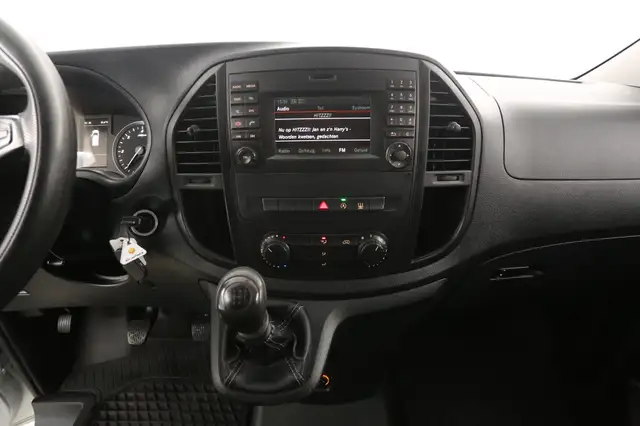 Mercedes-Benz Vito view 11