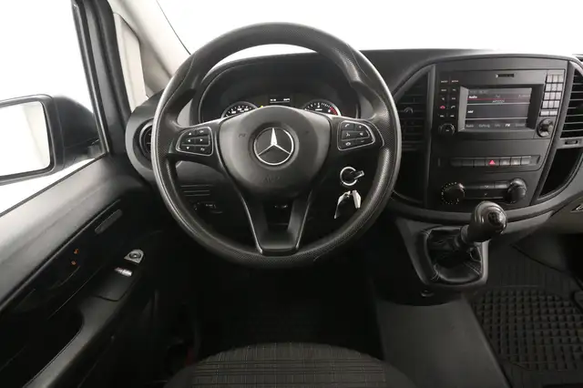 Mercedes-Benz Vito view 2