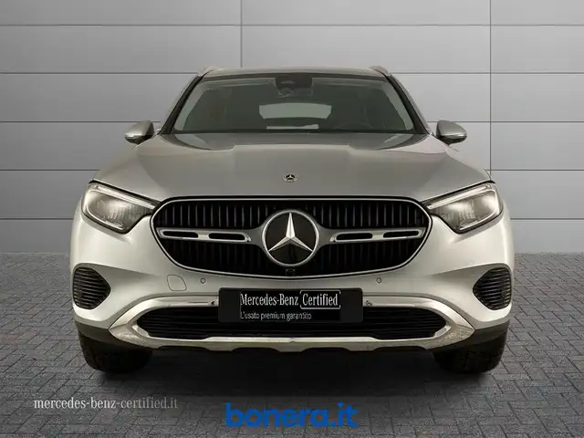 Mercedes-Benz GLC view 4