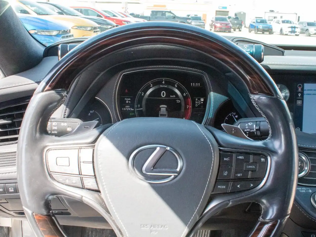 Lexus LS 500 снимка Lexus LS 500
