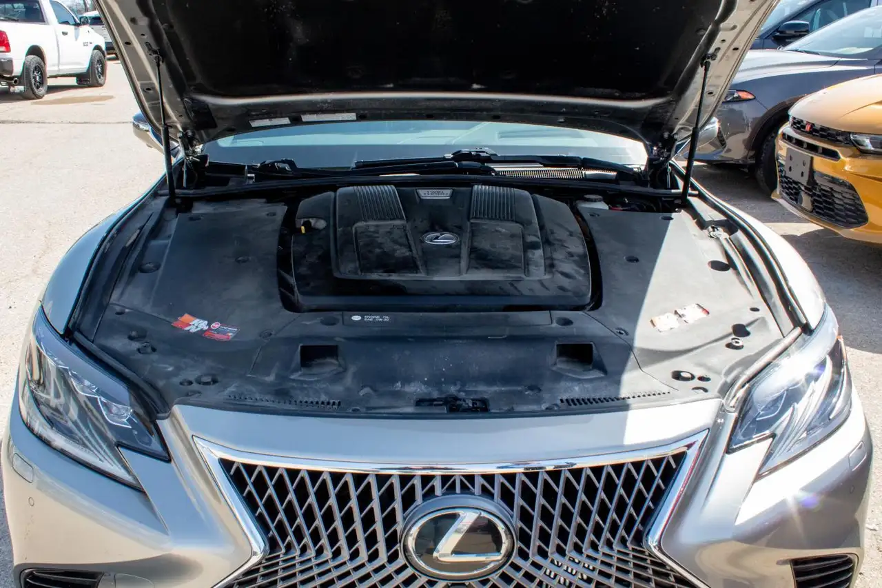 Lexus LS 500 снимка Lexus LS 500